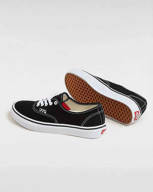 SKATE AUTHENTIC BLACK WHITE