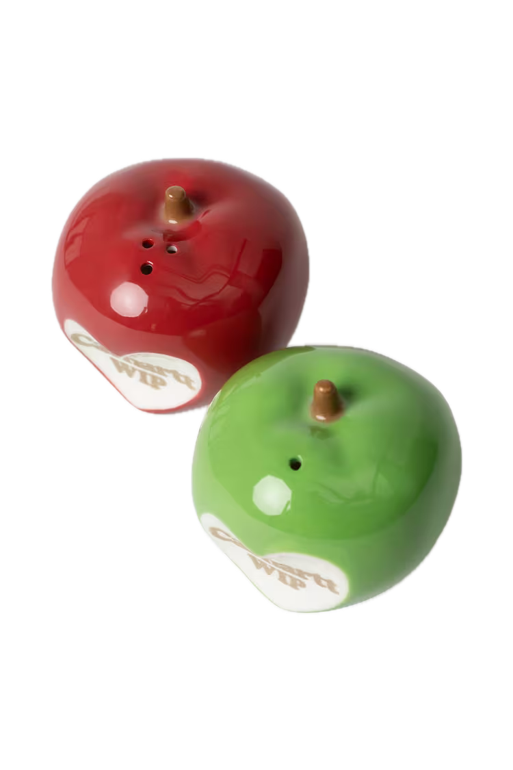 Red and green apple-shaped salt and pepper shakers 