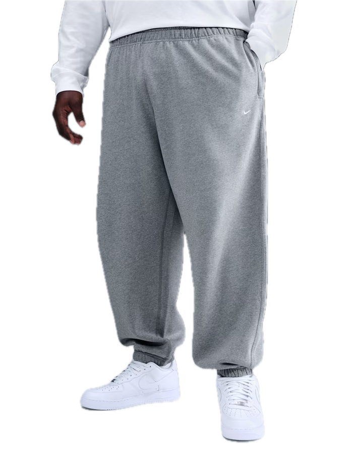 SOLO SWOOSH CUFFED FLEECE PANT GREY