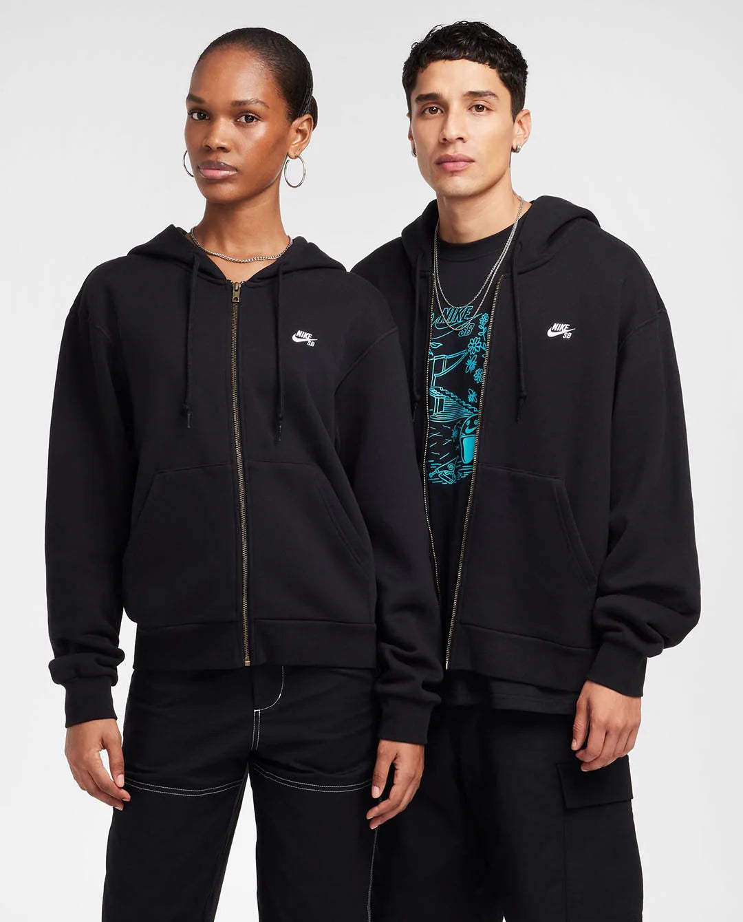 ESSENTIAL HOODIE BLACK