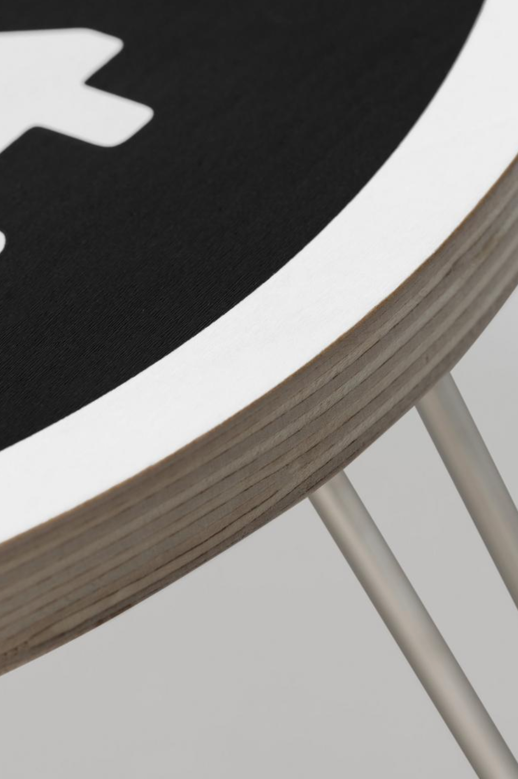 HEART FOLDING TABLE BLACK