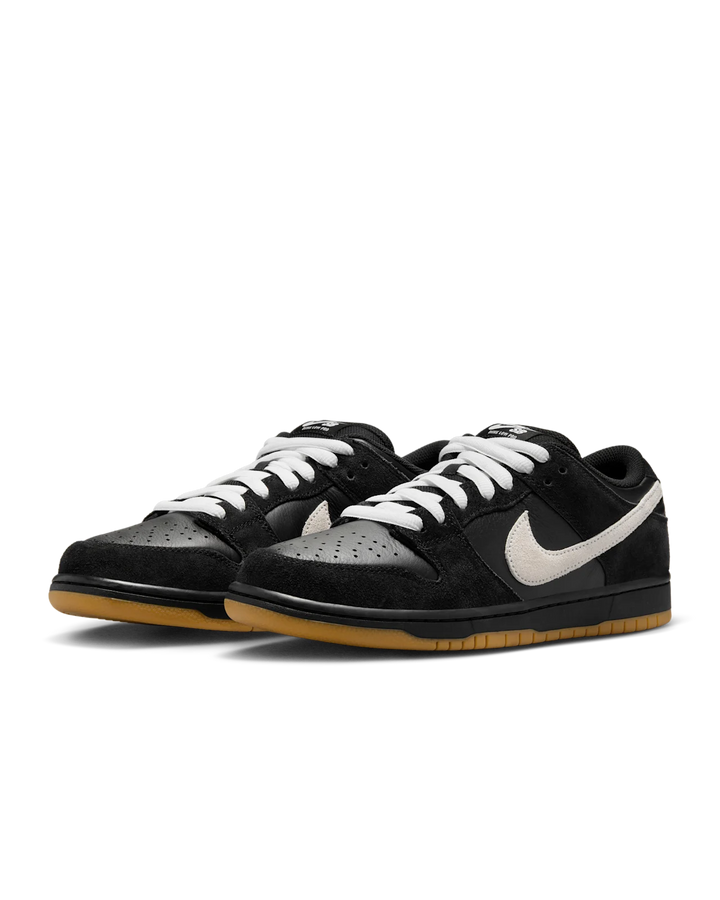 DUNK SB LOW PRO BLACK WHITE GUM