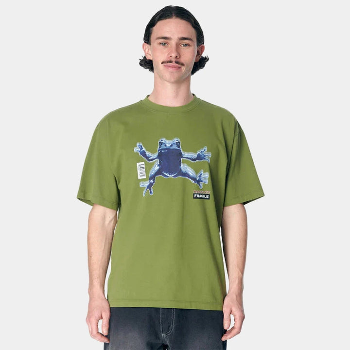 FRAGILE TEE GREEN
