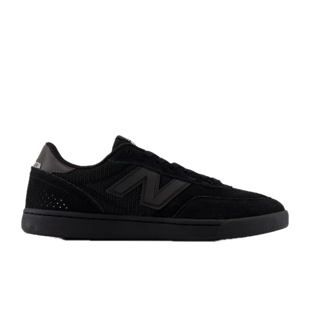 Black sneaker with brand logo 