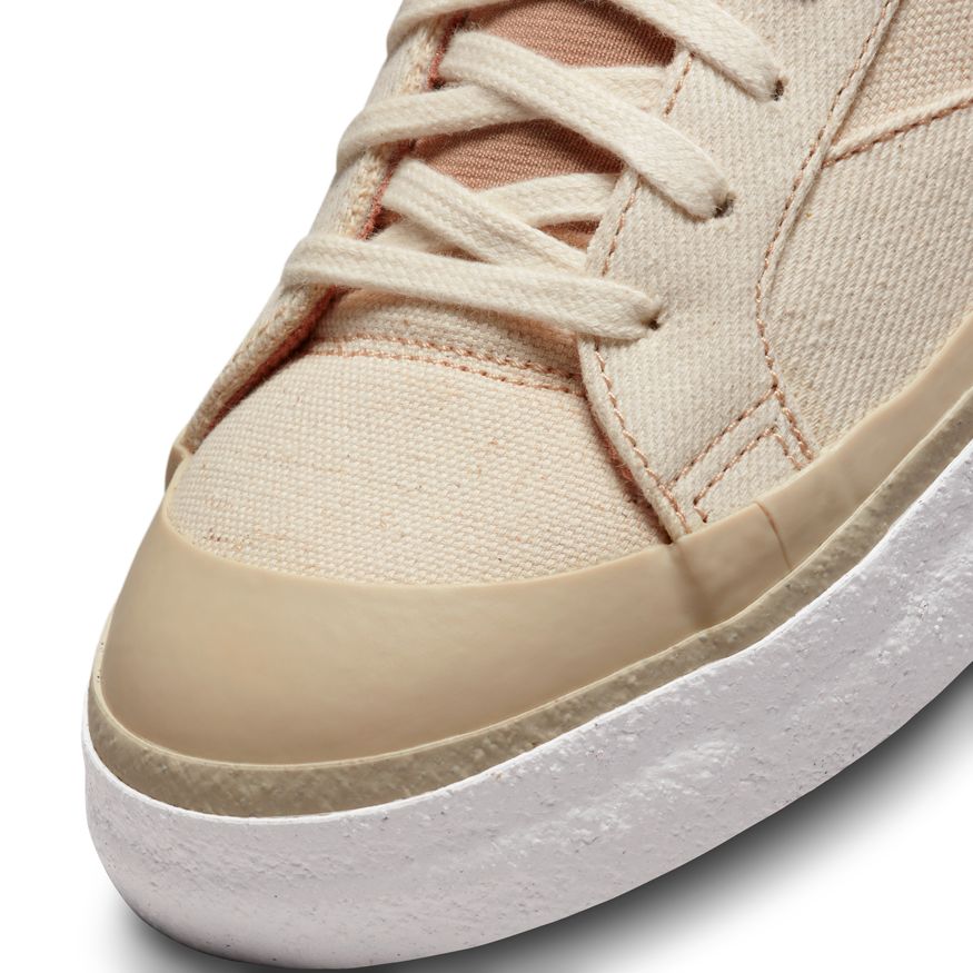 BLAZER LOW X DOYENNE